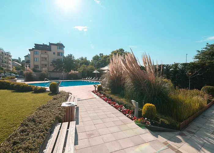 Nobile - Coral Complex With Parking & Pool *