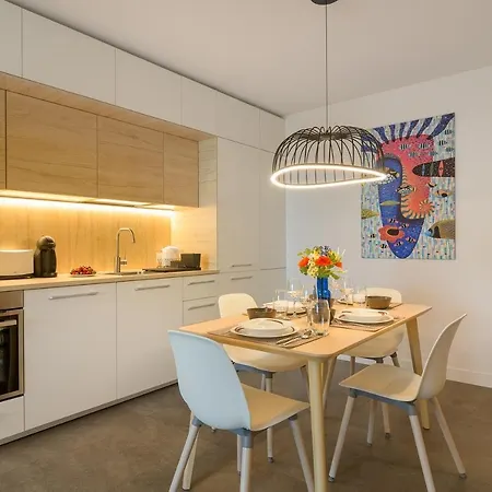 Nobile - Coral Complex With Parking & Pool Apartment Warna