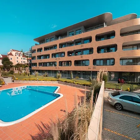Nobile - Coral Complex With Parking & Pool *