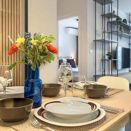 Nobile - Coral Complex With Parking & Pool * Warna