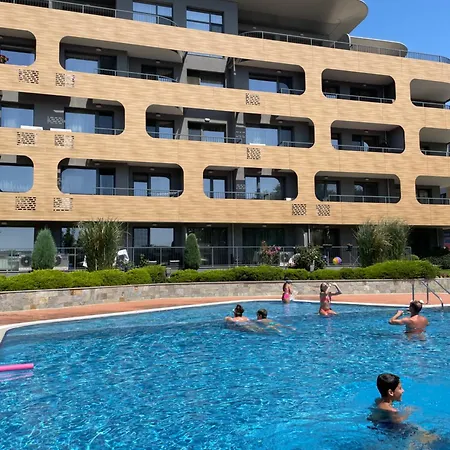 Nobile - Coral Complex With Parking & Pool *
